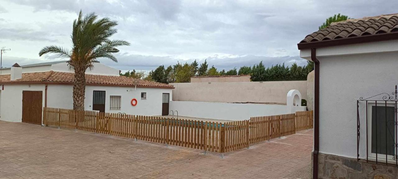 Villa Las Tres Hermanas Albarreal De Tajo By Toledo Ap Buitenkant foto